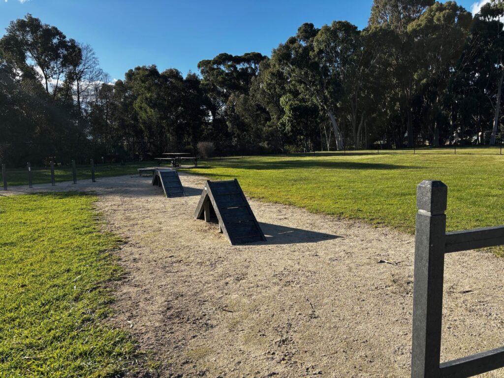 Dog-Agility-Park_obstacle-course_CC_2025_03