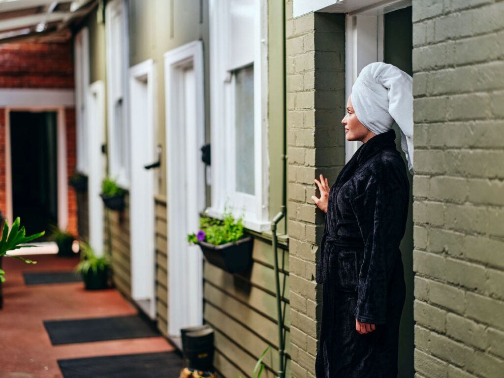 Black-Diamond-Lodge_Robe-5_Ord_2021-311