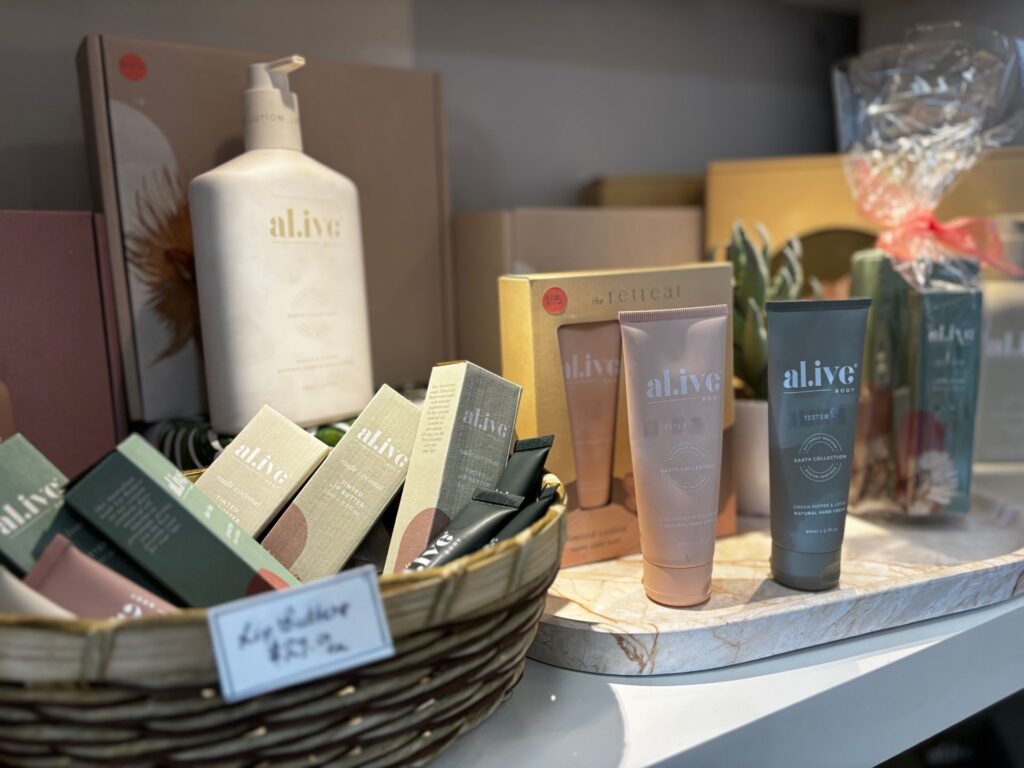 Cheeky-Squirrel_Stock_Shopping_CC_2025-05