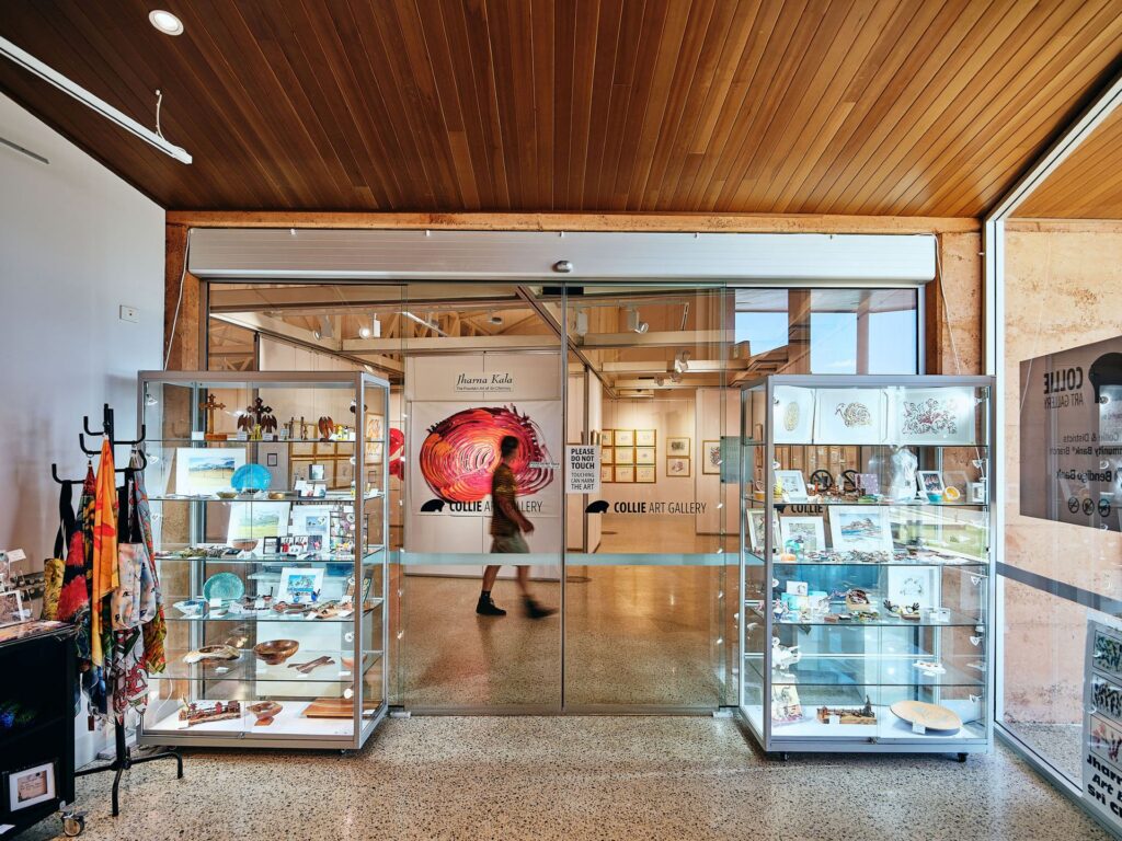 Collie-Art-Gallery_Ord_2020-006