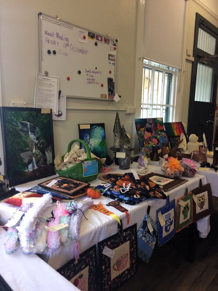 Collie-Art-Group_Craft-Table