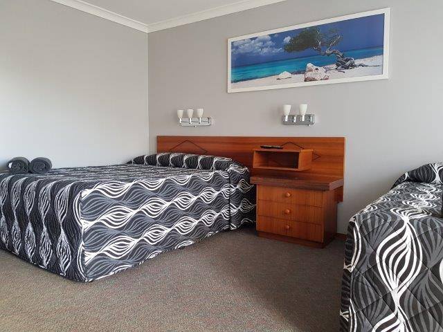 Collie-Motel_Rooms-Interior-3