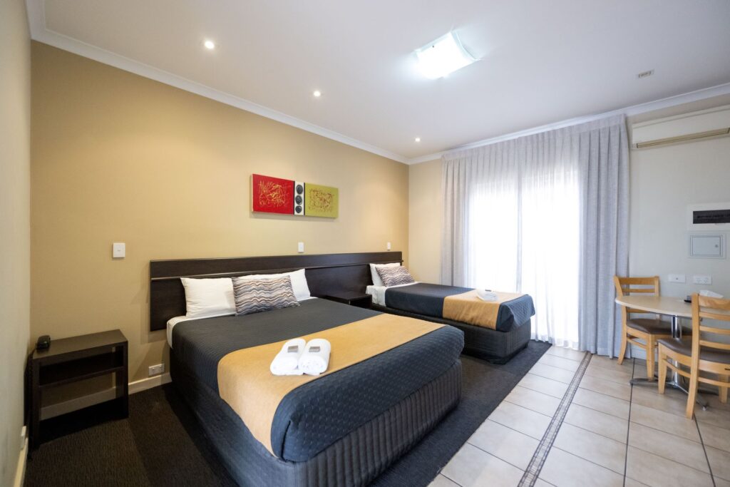 Collie-Ridge-Resort-Hotel_Room-1_Henderson_2023-056