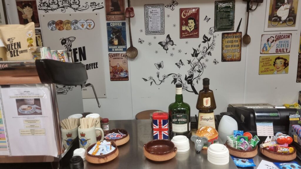 Kiosk-at-the-Dam_Interior-2_Wellington-NP