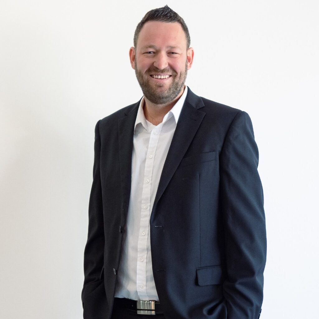 LJ-Hooker_staff-member_FB_2024_01