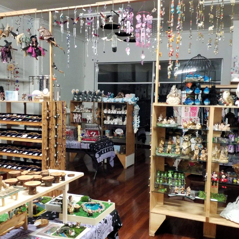 Mystical-Presents_interior_Collie-Hub_2023_01