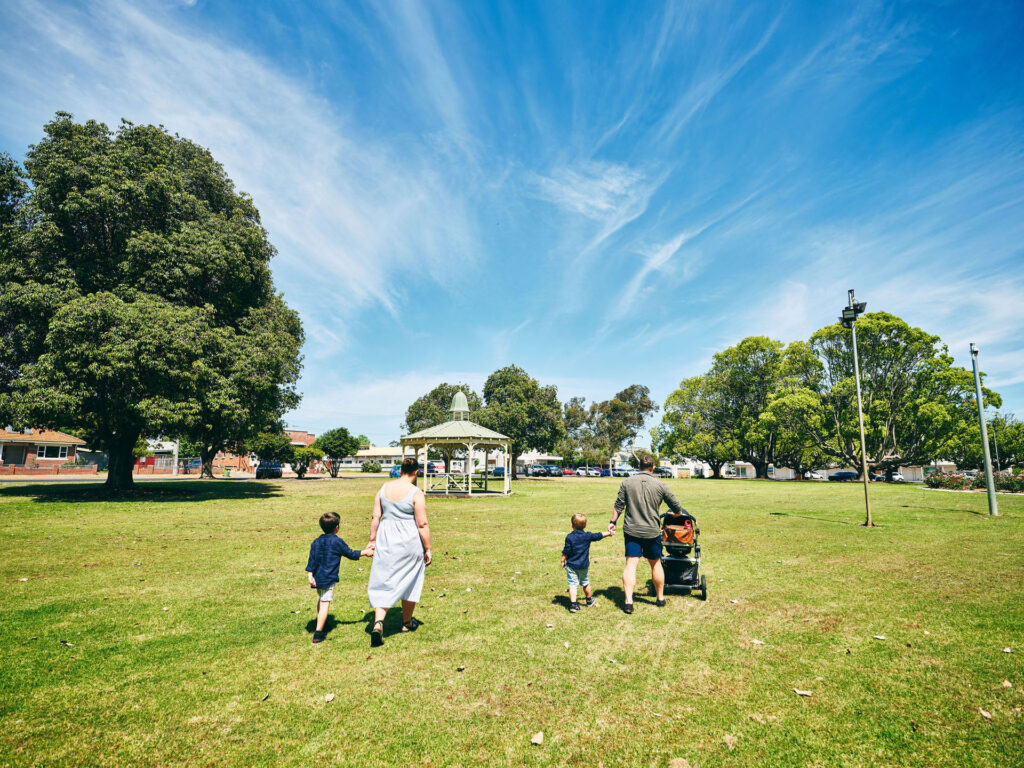 Soldiers-Park_Family-Walk_Ord_2024-112
