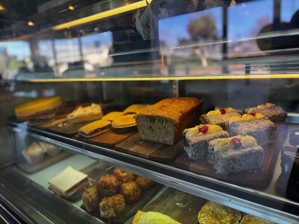 BarnZees-Burgers-and-Barista_Cakes_CC_2025_02