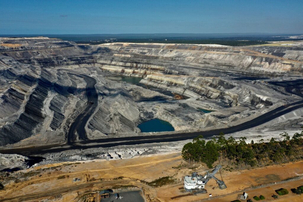 Coalfields-Mine-Lookout-and-Shovel_Credit-Chris-Meuzelaar_2024-1