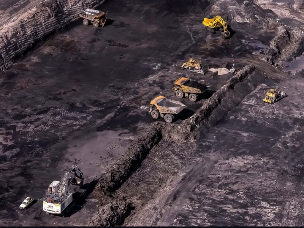 Coalfields-Mine-Lookout_Mine-Pit_IG-Credit_aussiepomm_2025-04