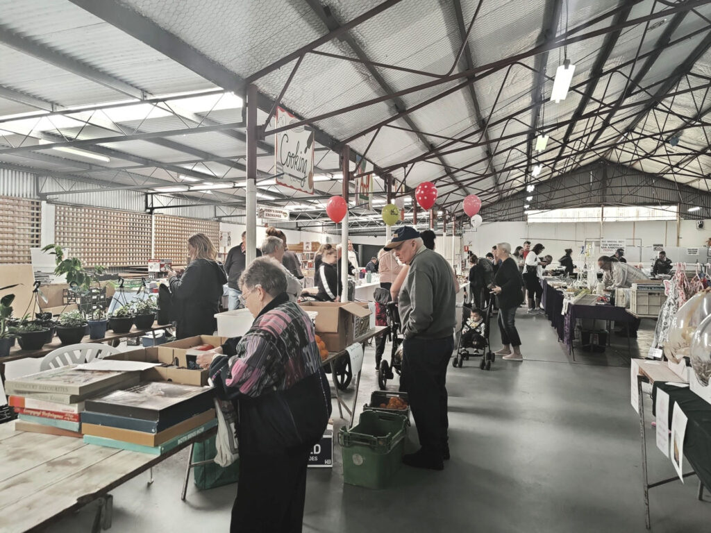 Collie-Country-Markets_browsing