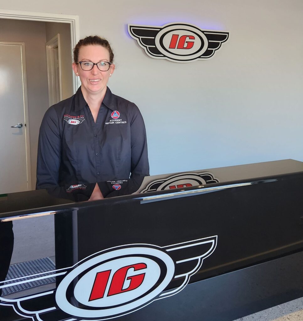 Ian-Guppy-Co_receptionist_FB_2023_03