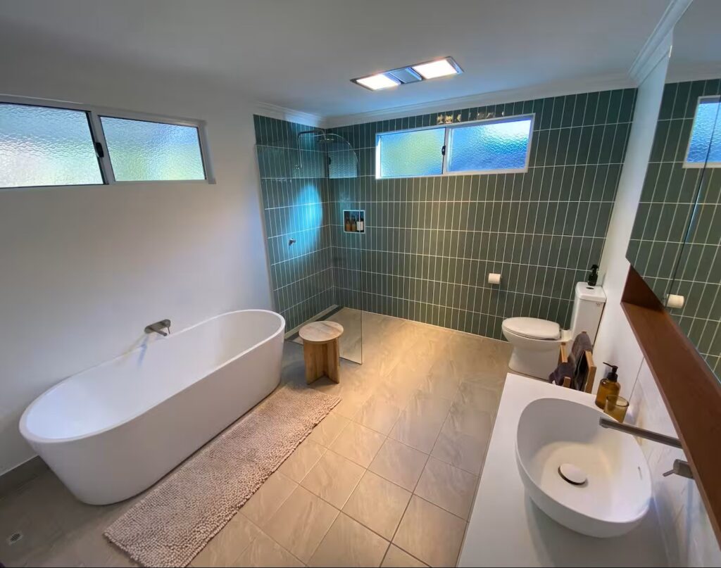 Mayfield-House_Bathoom_Accommodation_2023-2