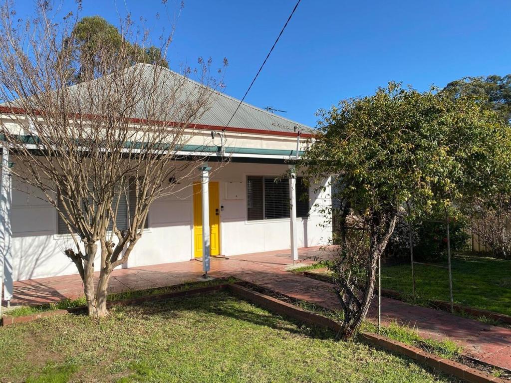 Mayfield-House_Exterior-Front_Accommodation_2023-1