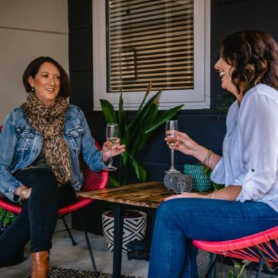 Red-Tail-Retreat_outdoor-seating_website_2021_07