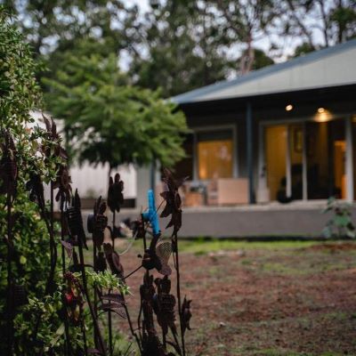 Red-Tail-Retreat_outdoors_website_2021_03