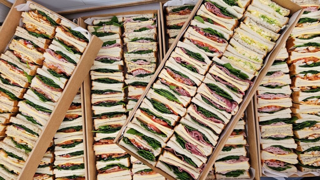 Tailored-Grazing_sandwich-boxes_FB_2024_02