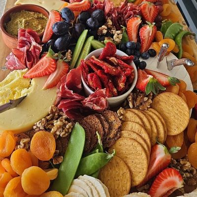 Tailored-Grazing_savoury-board_FB_2024_04