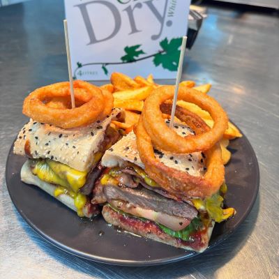 The-Club-Hotel_food_Facebook_2025_02