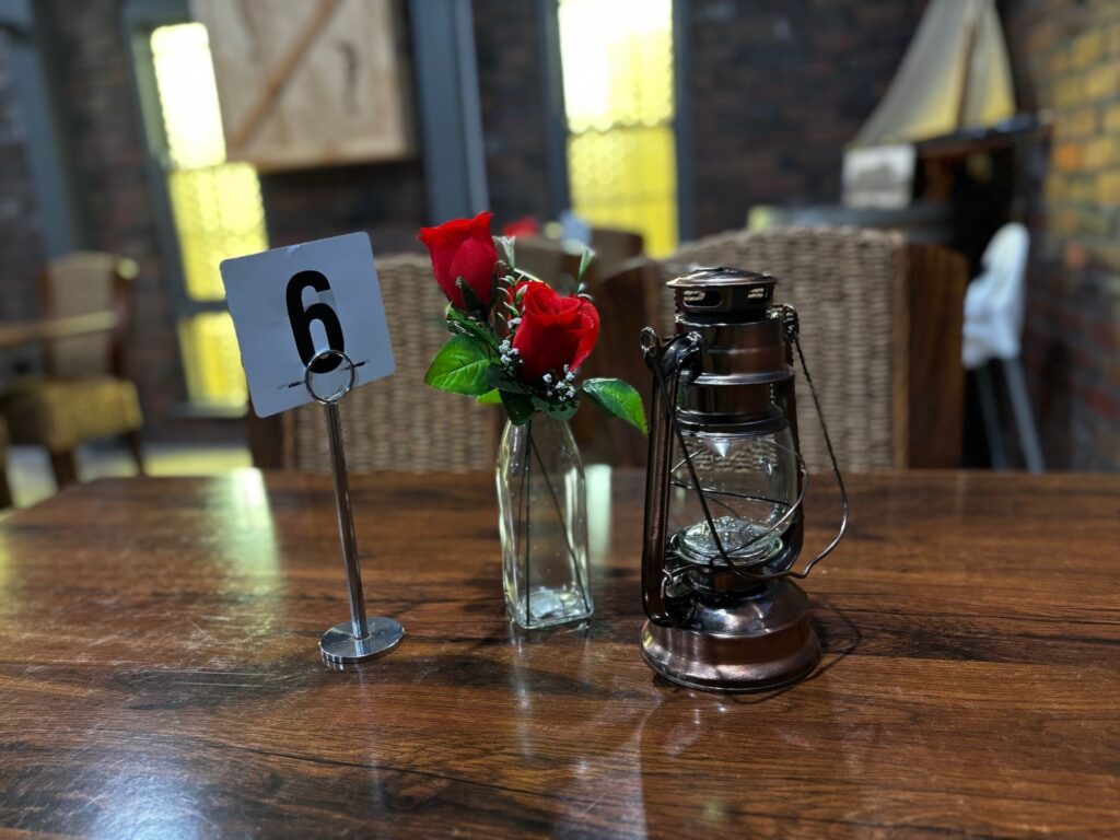 The-Club-Hotel_table_CC_2025_02