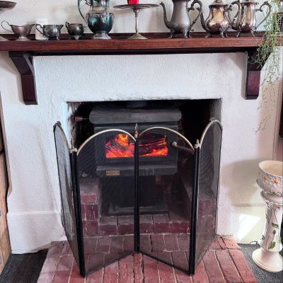 The-Club_Hotel_fire-place_Facebook_2025_03