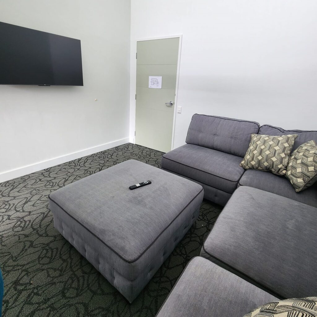 Wambenger-Lodge_Lounge_Facebook_2024_04