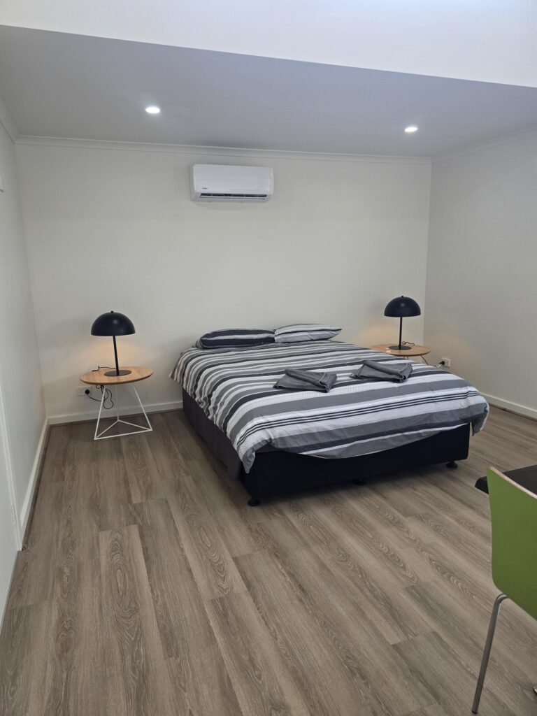 Collie-Trails-Retreat_Chalets-Bedroom2_2026