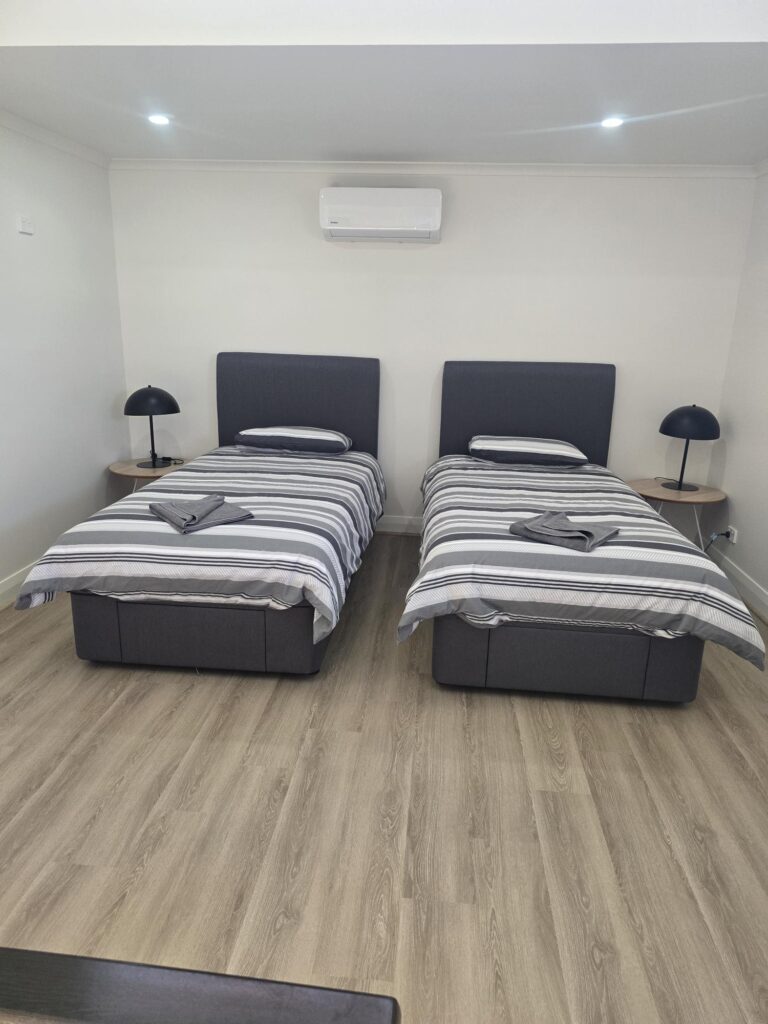 Collie-Trails-Retreat_Chalets-Bedroom_2026