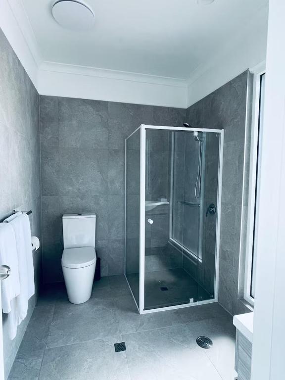 River-Bank-Suites_Bathroom